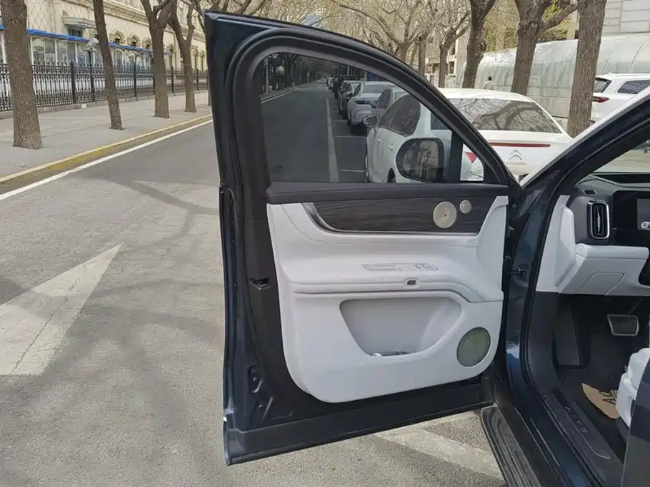 Aito M9 2024 Max 42kWh 6 мест