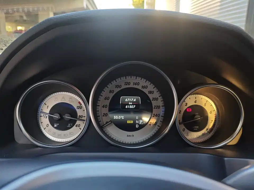 Mercedes-Benz E-Class (Import) — миниатюра 4