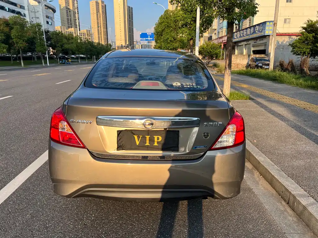 Nissan Sunny — миниатюра 9