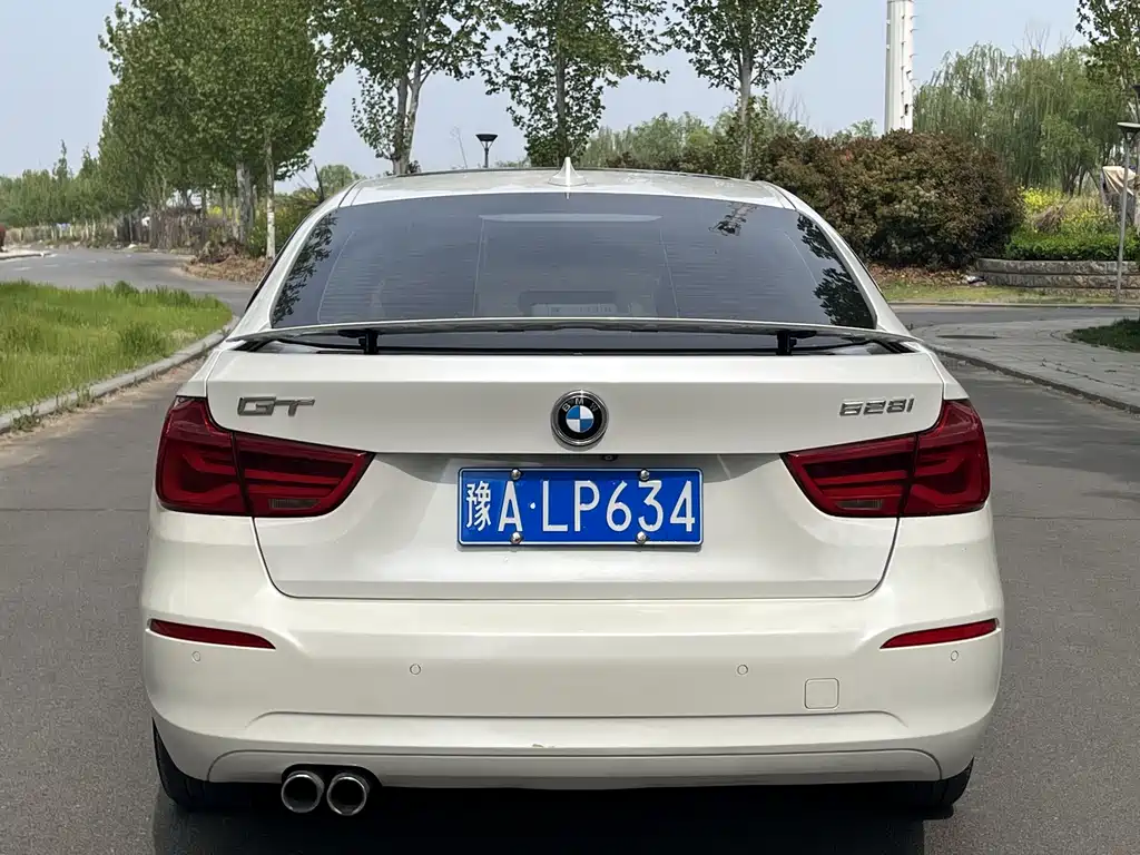 BMW 3 Series GT 3 GT 2017 320i Luxury