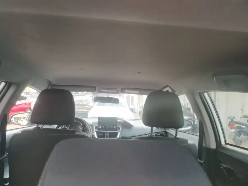 Toyota Yaris L — миниатюра 18