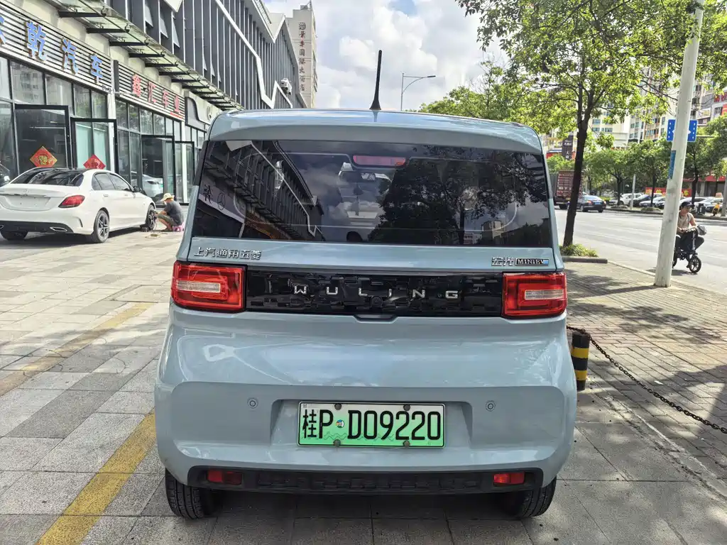 Wuling MINIEV — миниатюра 5