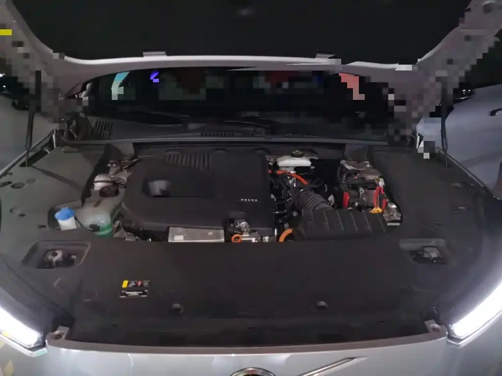 Volvo XC70 PHEV — миниатюра 21