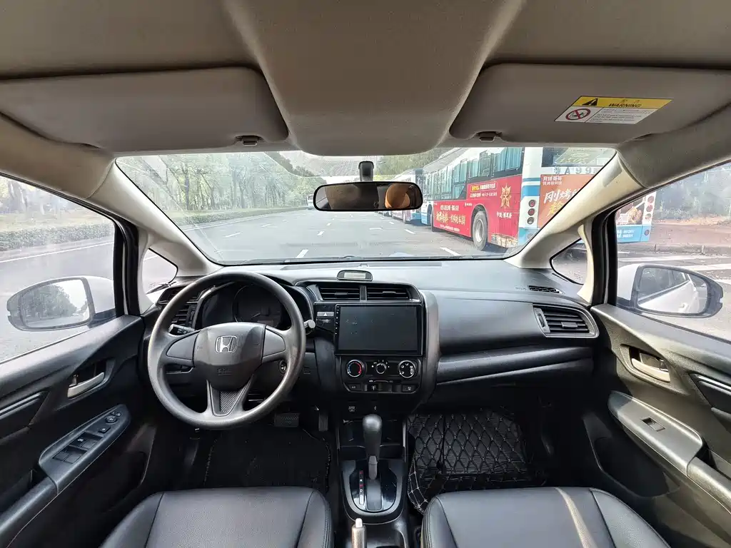 Honda Fit — миниатюра 6