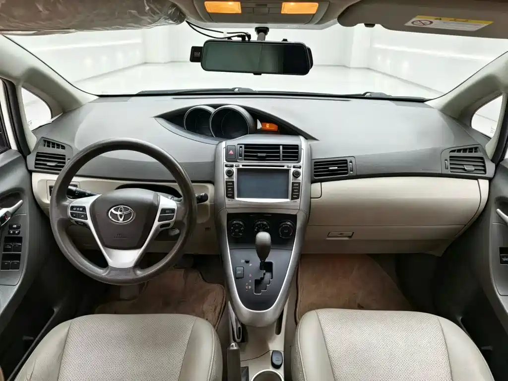 Toyota Verso — миниатюра 5