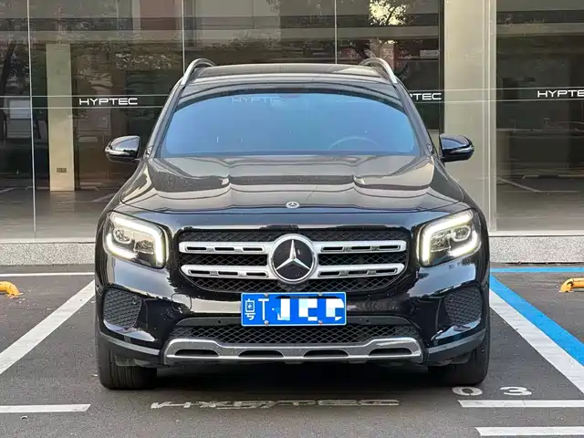 MERCEDES-BENZ GLB