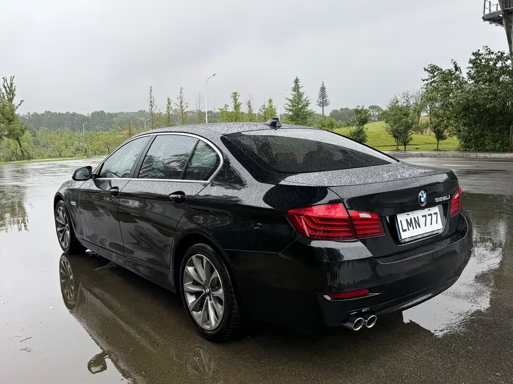 BMW 5 Series — миниатюра 6