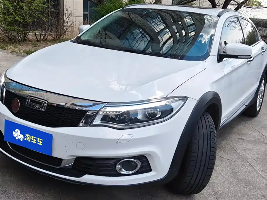 Qoros Qoros 3 2015