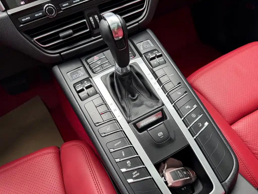 Porsche Macan — миниатюра 15