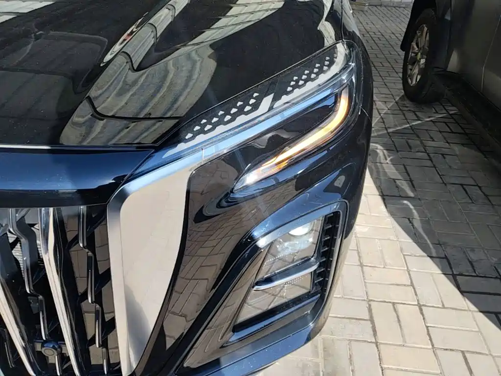 Hongqi Hongqi HS3 PHEV — миниатюра 24