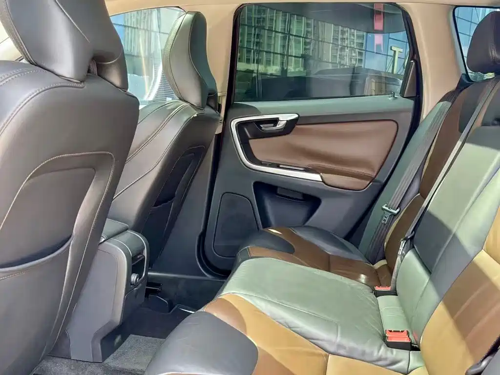 Volvo XC60 (Import) — миниатюра 9