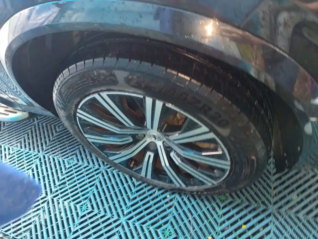 Volvo XC90 — миниатюра 8
