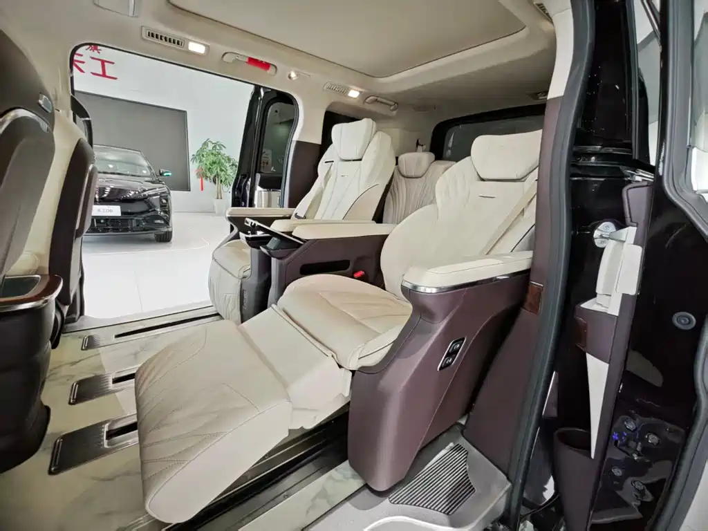 Hongqi Hongqi HQ9 — миниатюра 11
