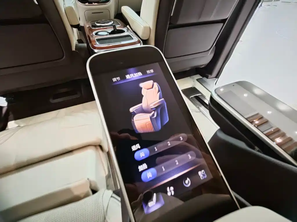 Hongqi Hongqi HQ9 — миниатюра 18