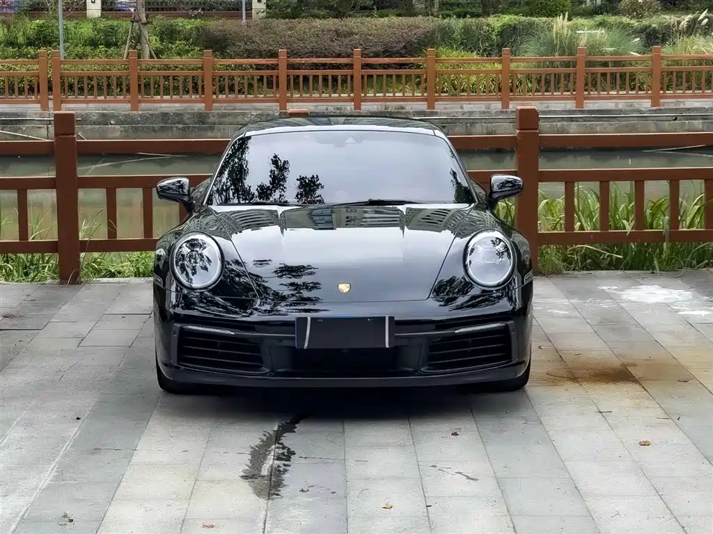 PORSCHE 911