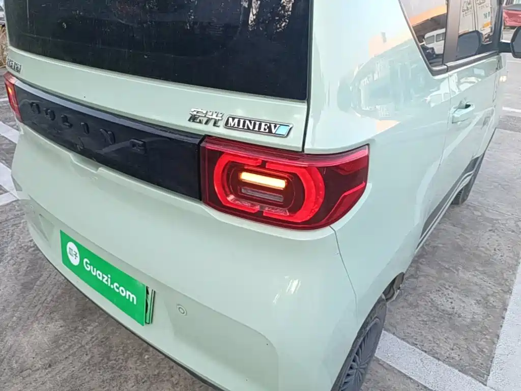 Wuling MINIEV — миниатюра 8