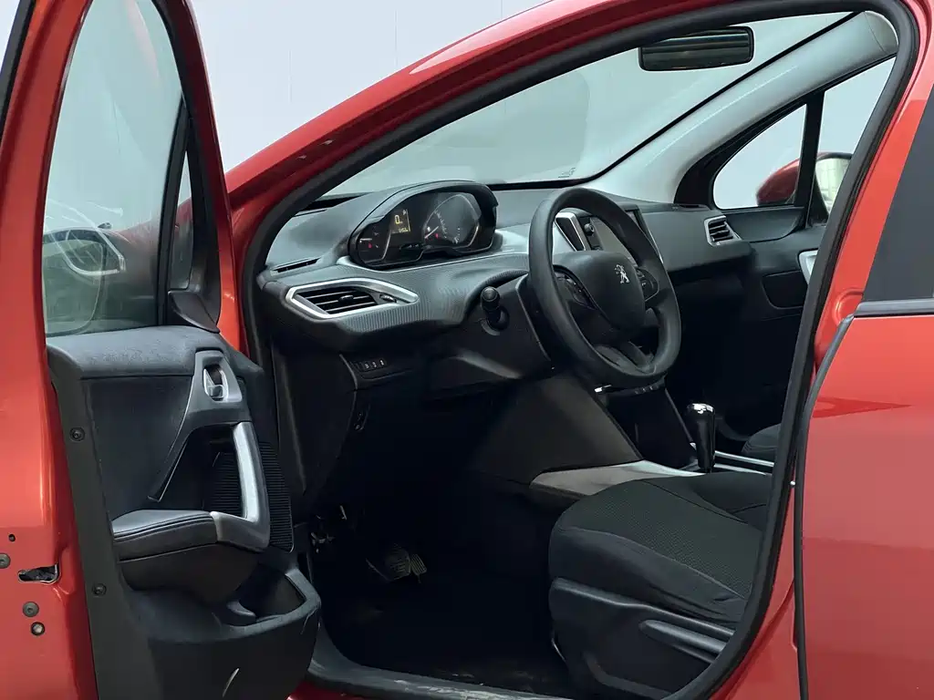 Peugeot 2008 — миниатюра 8