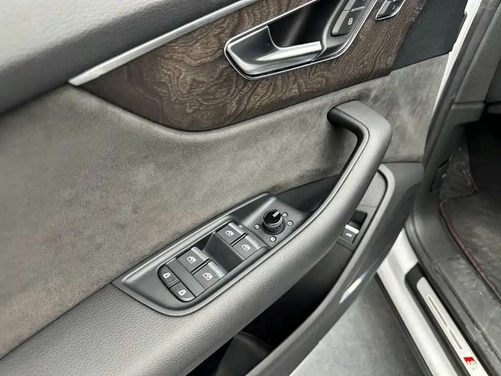 Audi Q8 — миниатюра 14