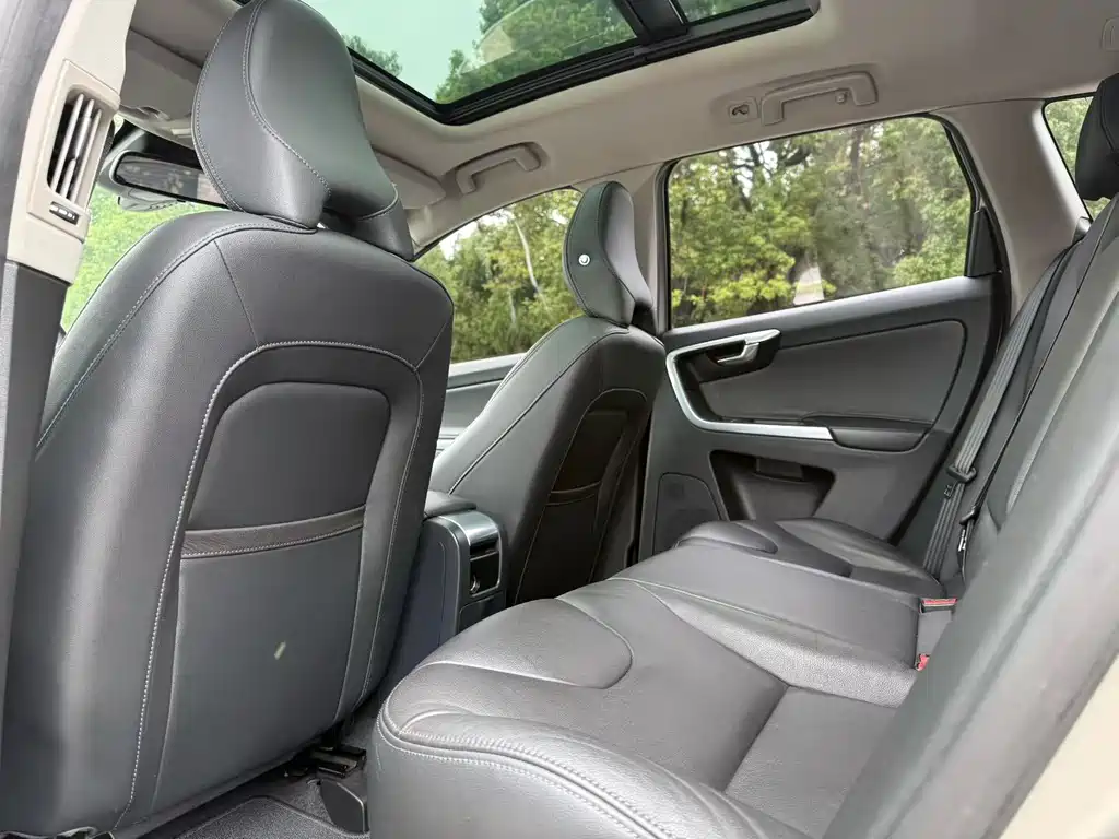 Volvo XC60 — миниатюра 6