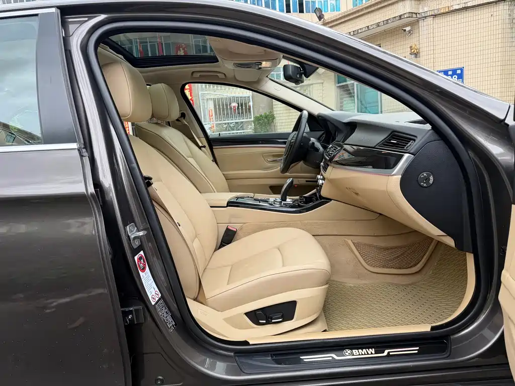 BMW 5 Series — миниатюра 21