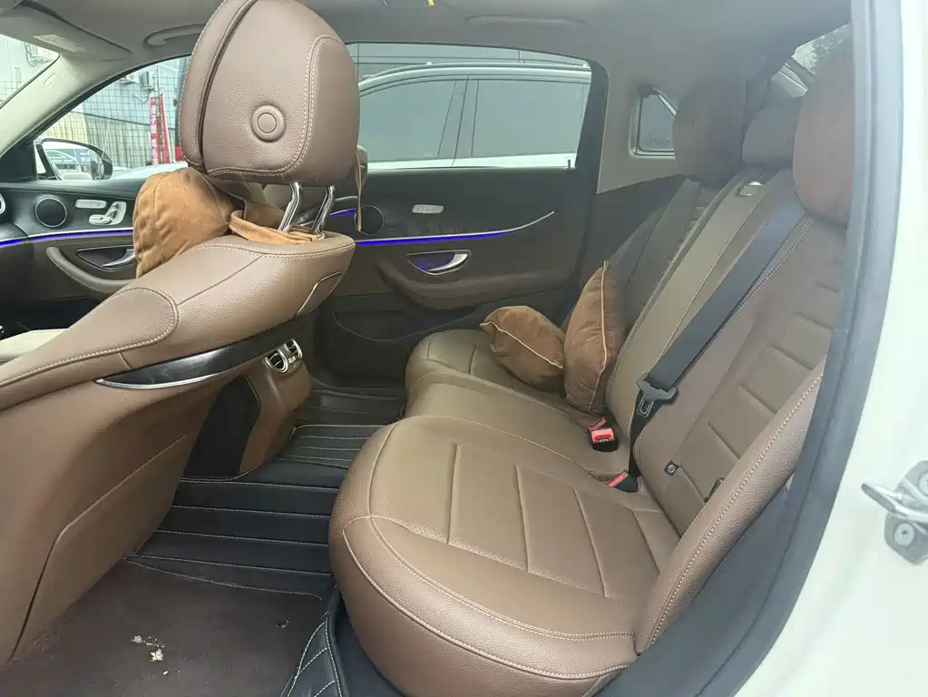 Mercedes-Benz E-Class — миниатюра 8