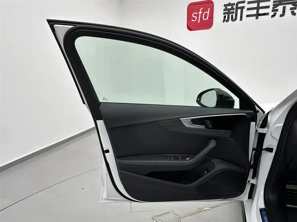 Audi A4L id 4669288 из Китая 20