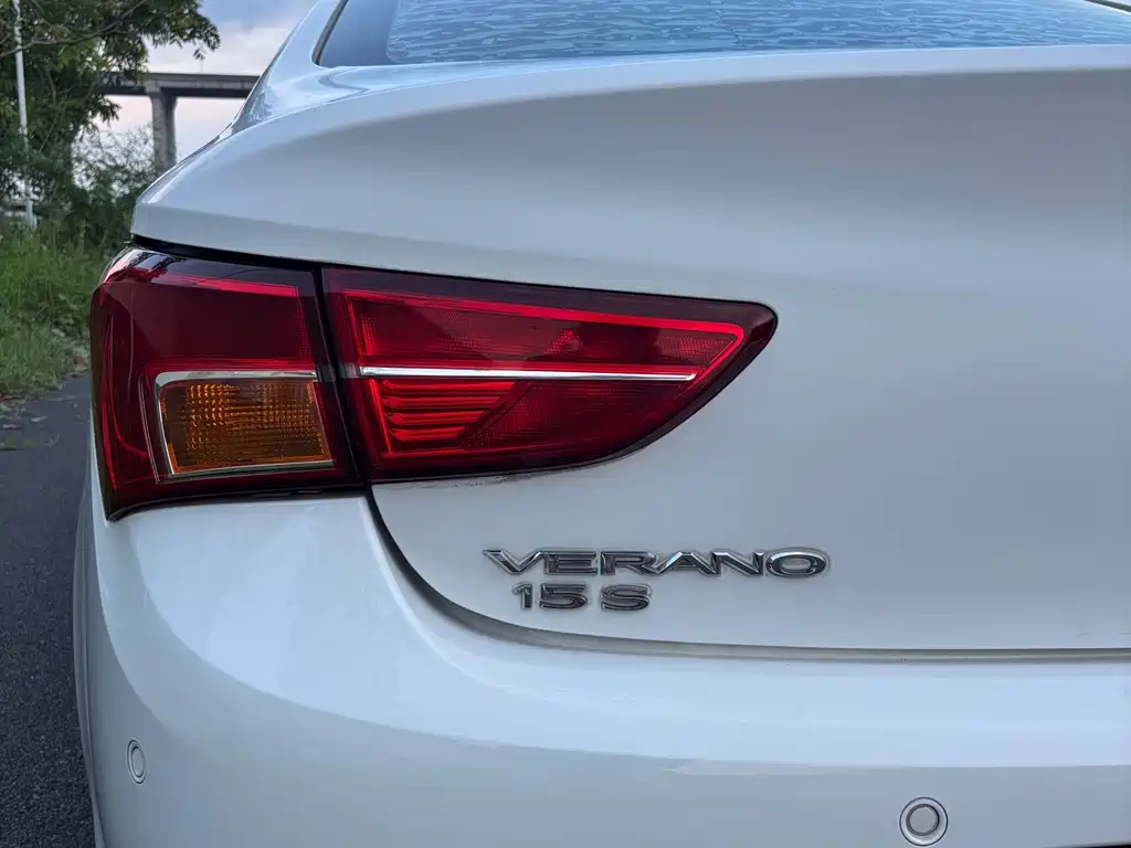 Buick Verano — миниатюра 16