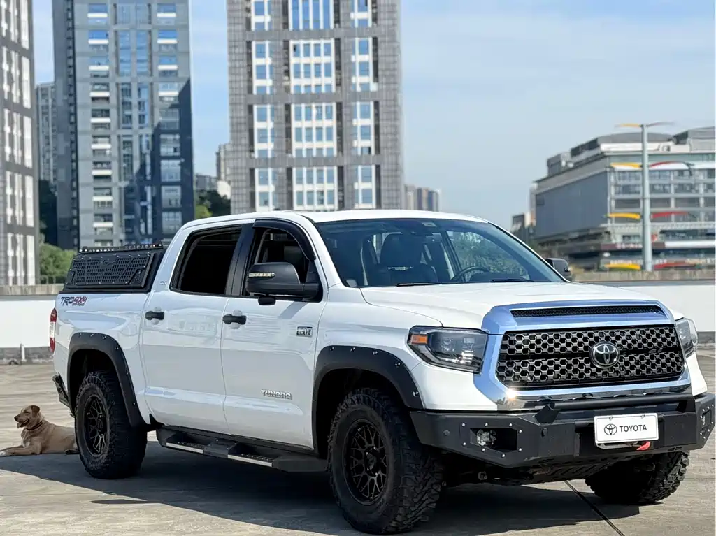 Toyota Tundra 2020 5.7L AT