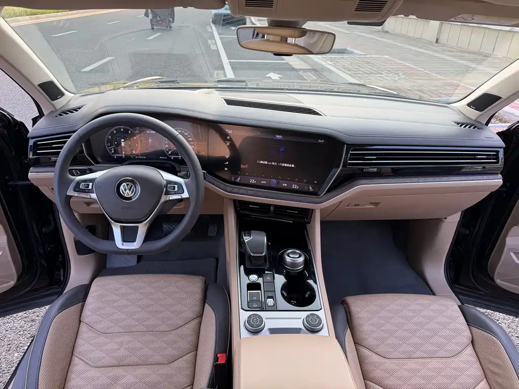 Volkswagen Touareg — миниатюра 10