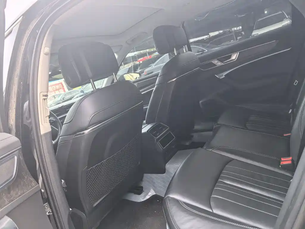 Audi A6L — миниатюра 10