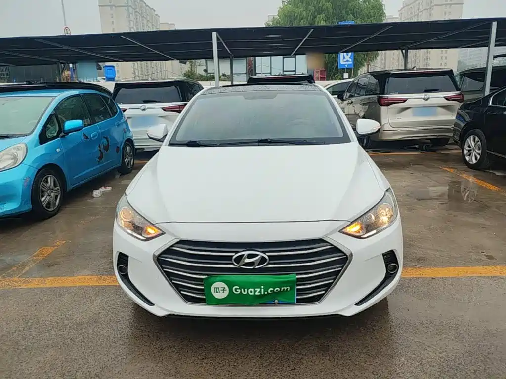 Hyundai Elantra — миниатюра 3