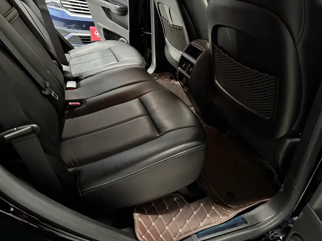 Cadillac SRX — миниатюра 8