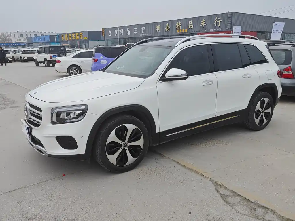 MERCEDES-BENZ GLB