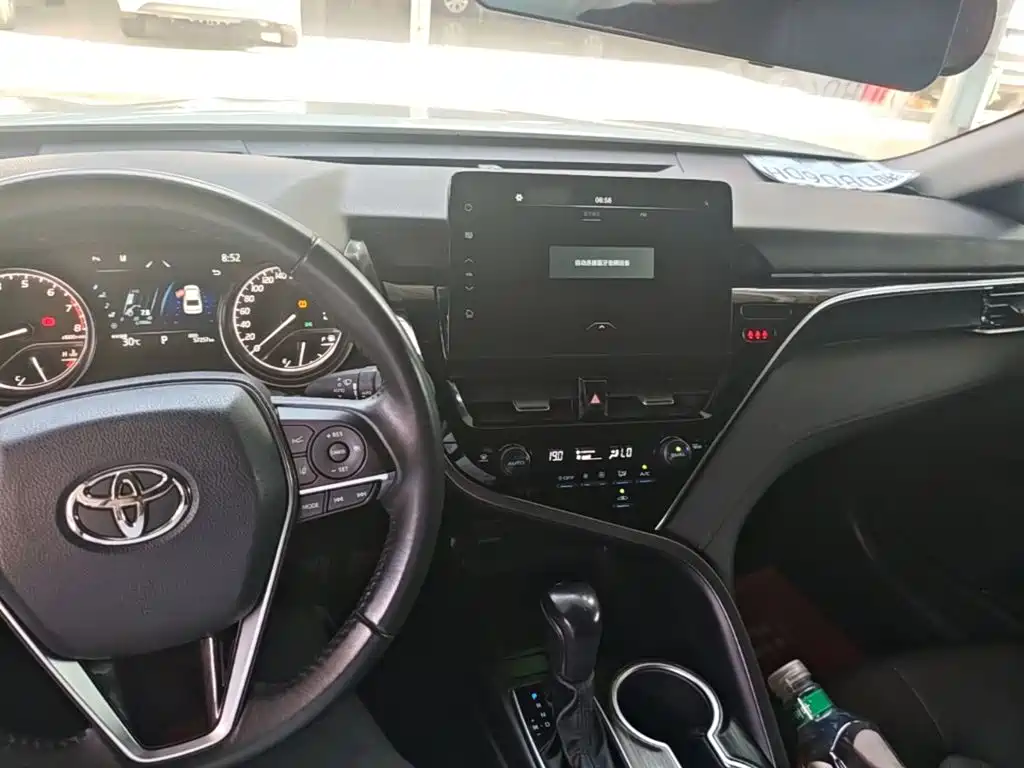 Toyota Camry — миниатюра 10