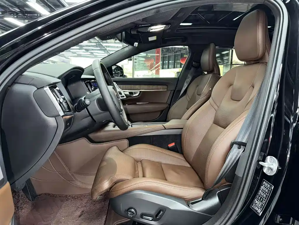 Volvo S90 — миниатюра 8