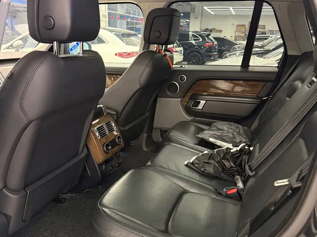 Land Rover Range Rover — миниатюра 5