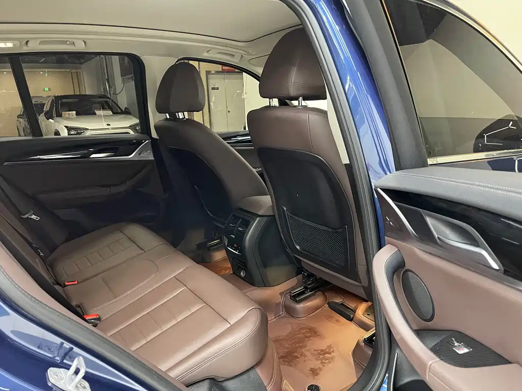 BMW X3 — миниатюра 11