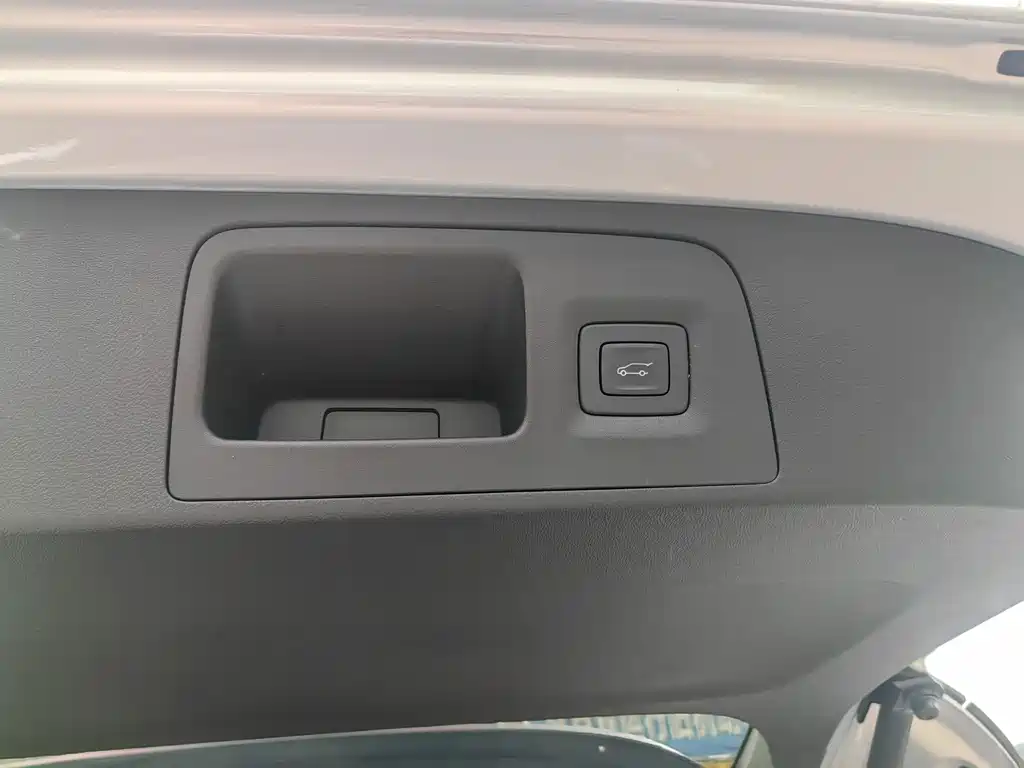 Buick Century 2025 2.0T мест