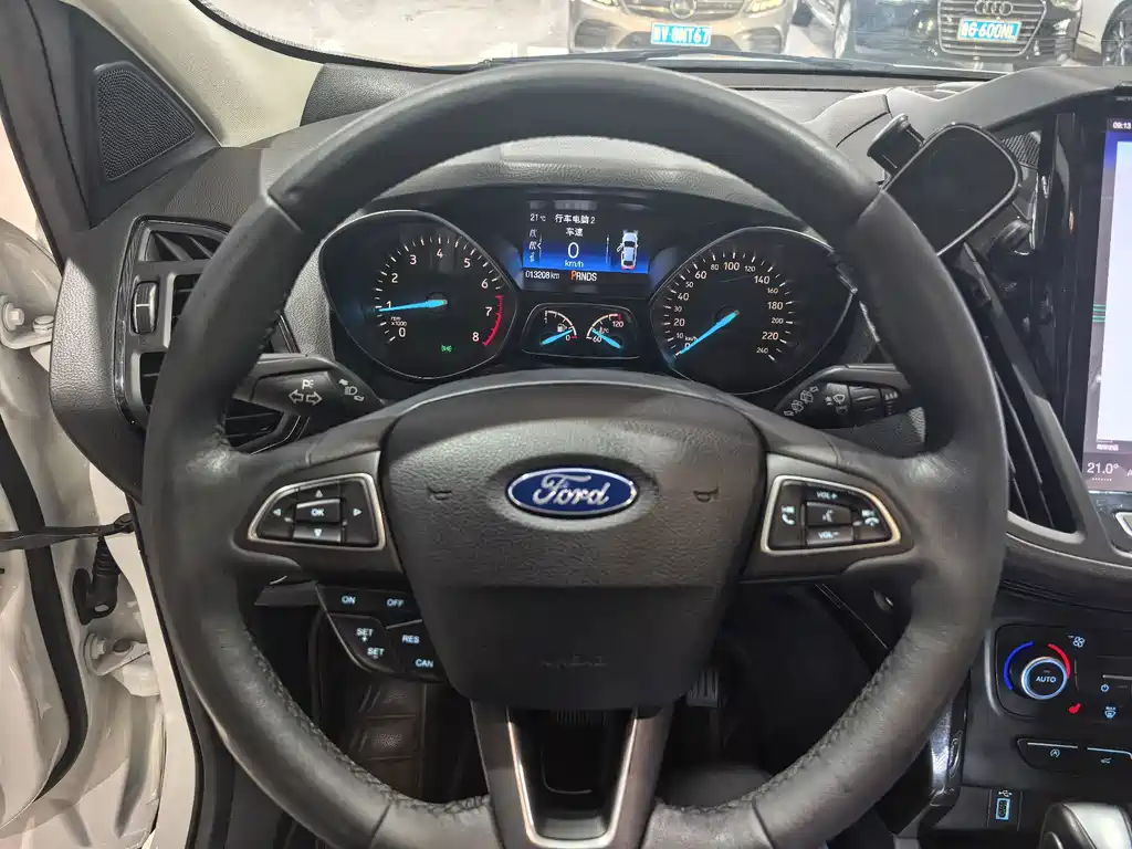 Ford Kuga — миниатюра 7