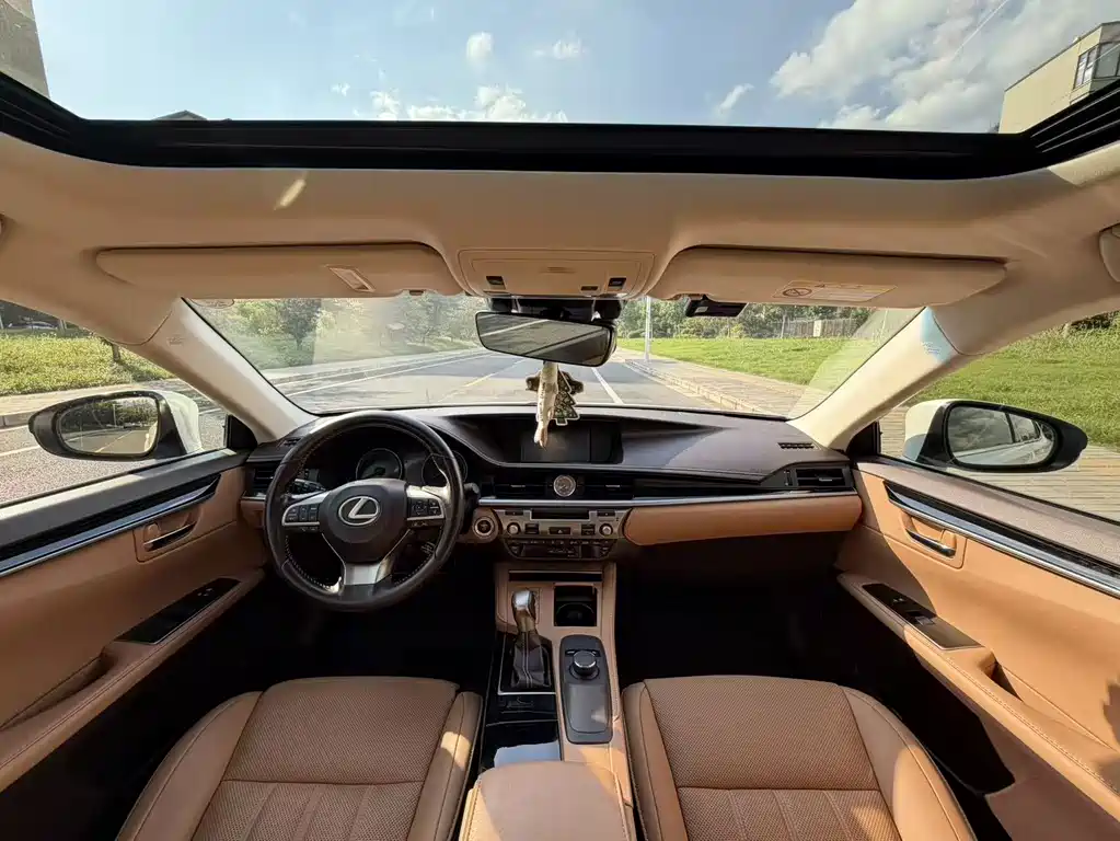 Lexus ES — миниатюра 14