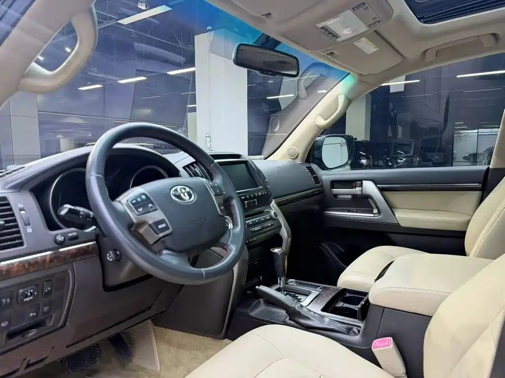 Toyota Land Cruiser — миниатюра 4