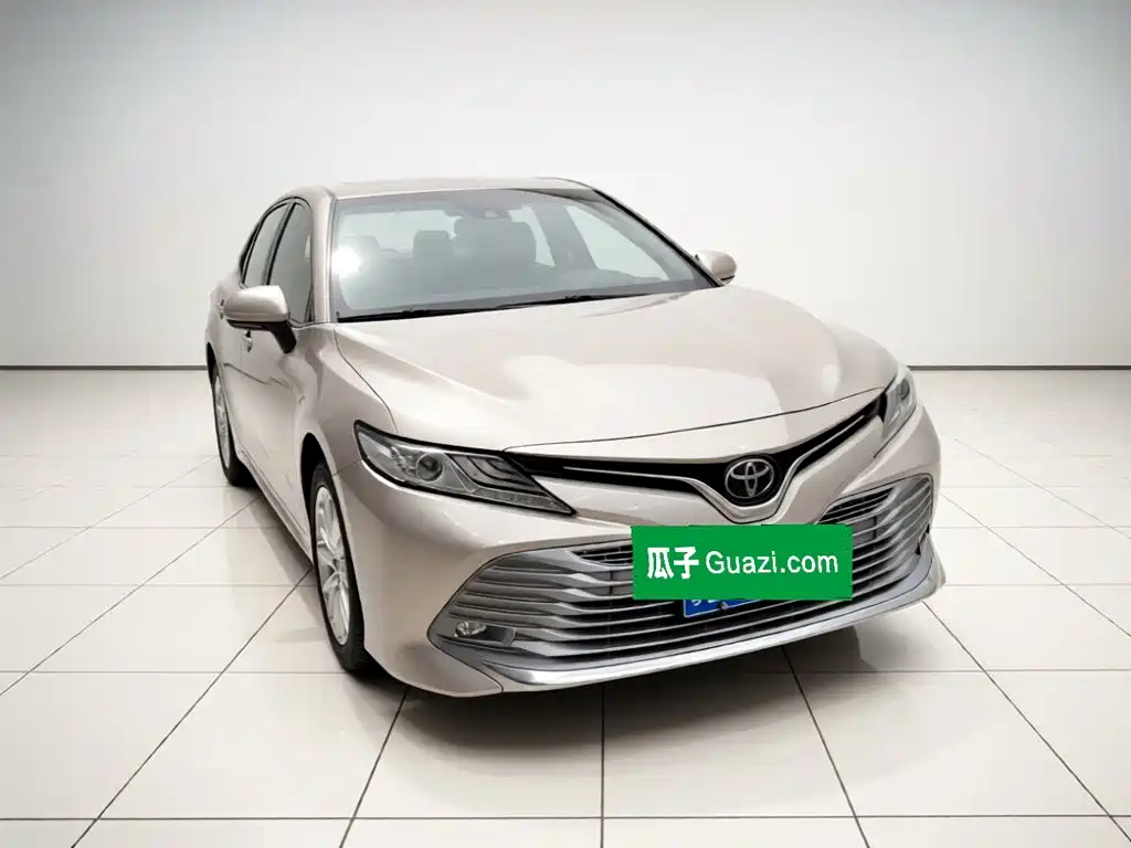 Toyota Camry — миниатюра 3