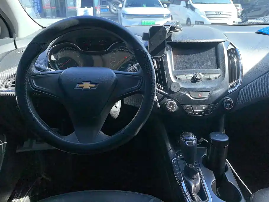 Chevrolet Cruze — миниатюра 12