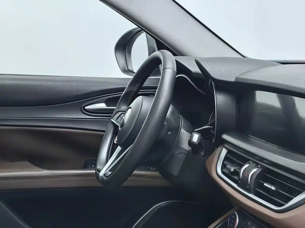 Alfa Romeo Stelvio — миниатюра 22