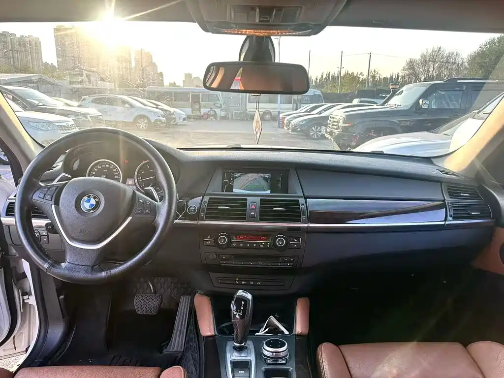 BMW X6 — миниатюра 7
