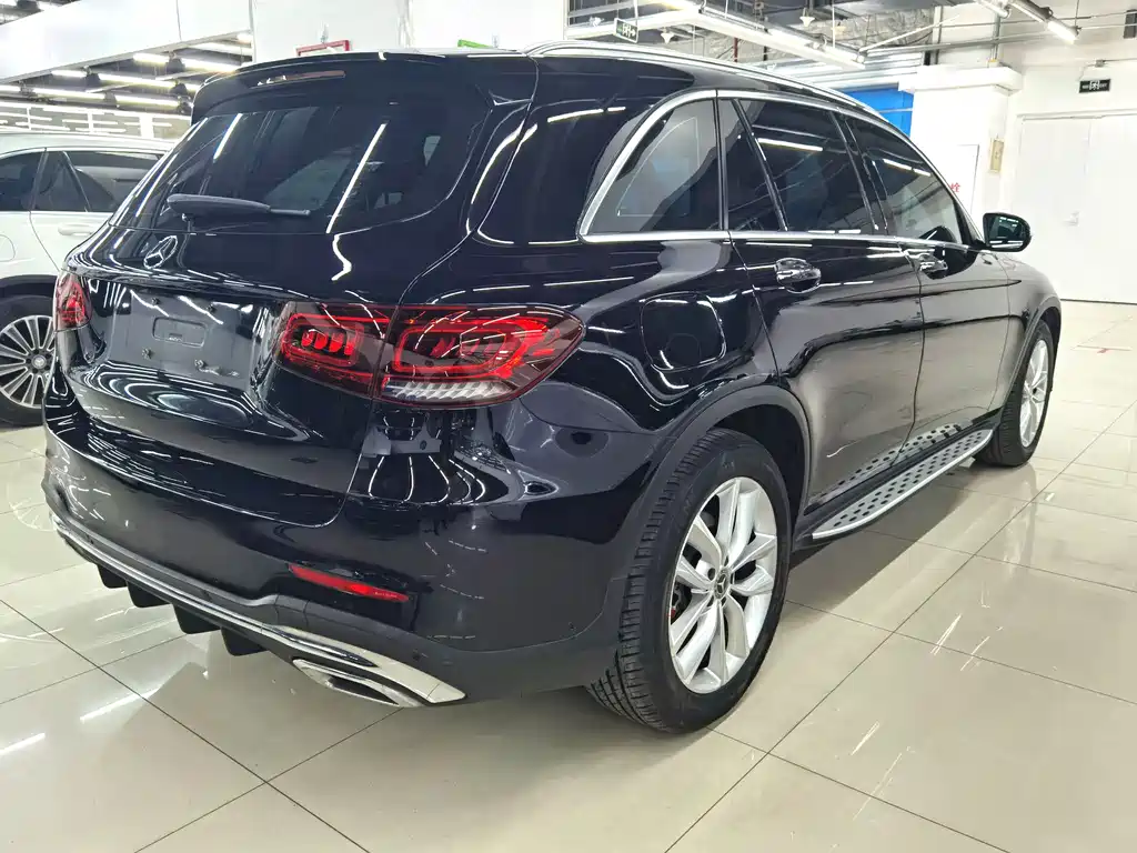 MERCEDES-BENZ GLC