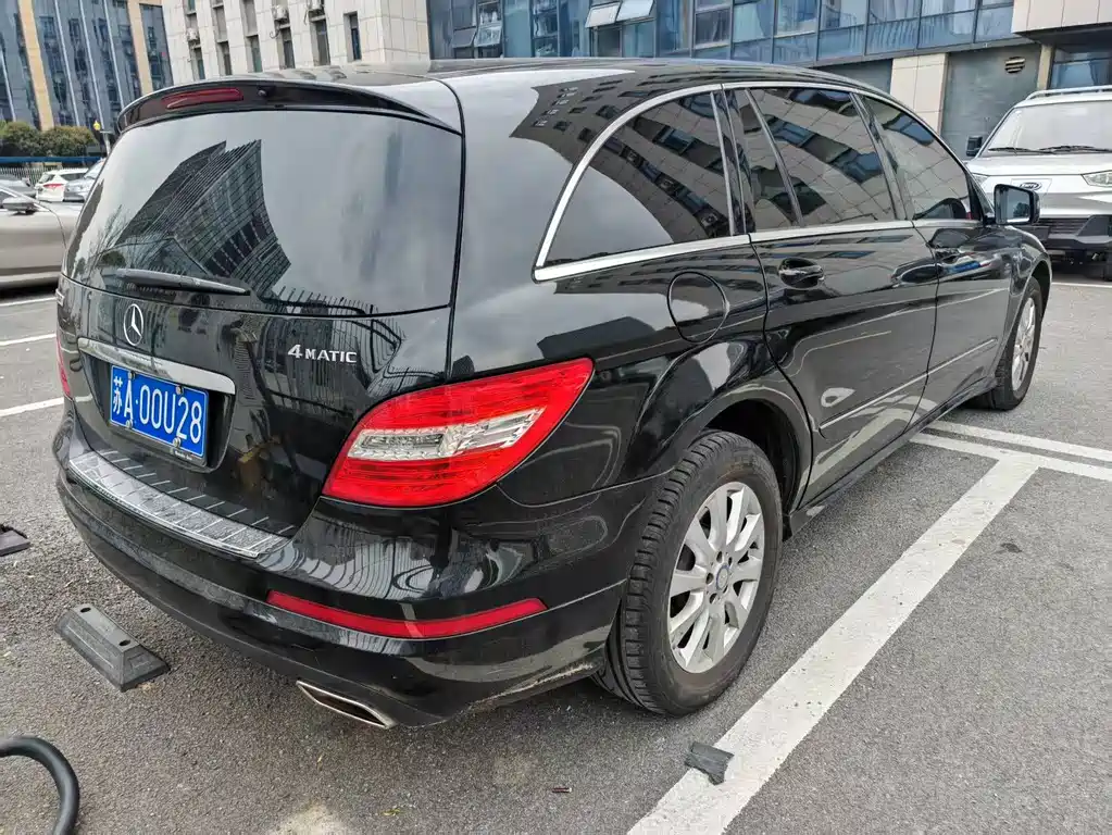 Mercedes-Benz R 2017 R 320 4MATIC