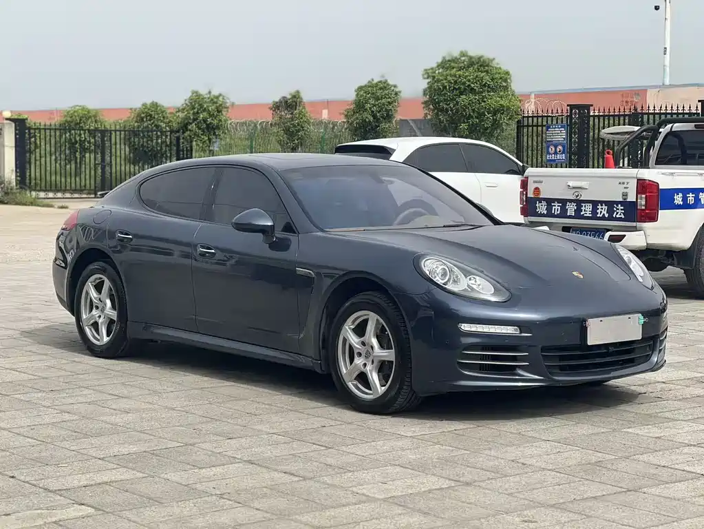 Porsche Panamera 2014 Panamera 4 3.0T