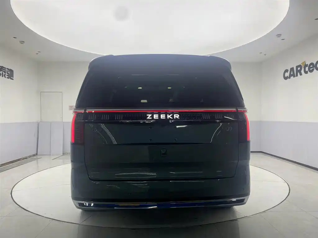 Zeekr 009 2024 мест 108kWh