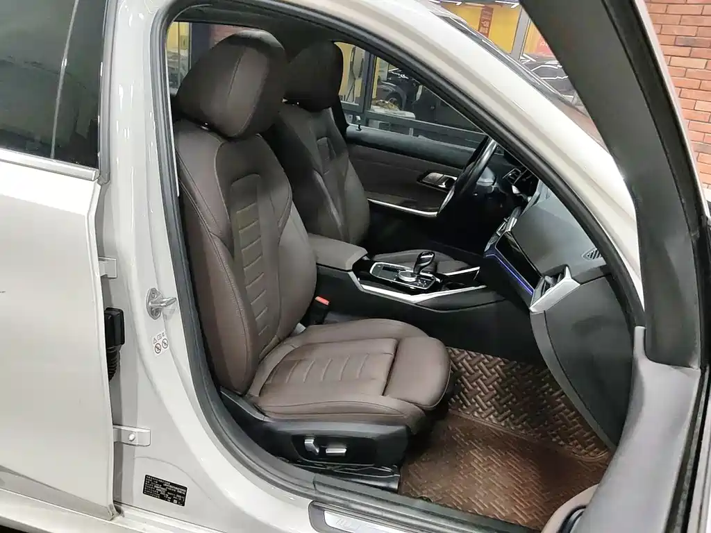 BMW 3 Series — миниатюра 10